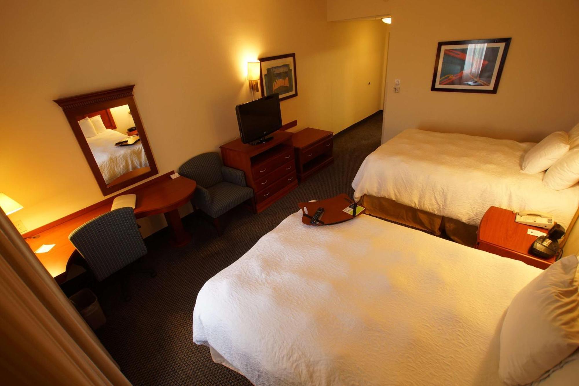 Hampton Inn Tampico Airport Exteriör bild