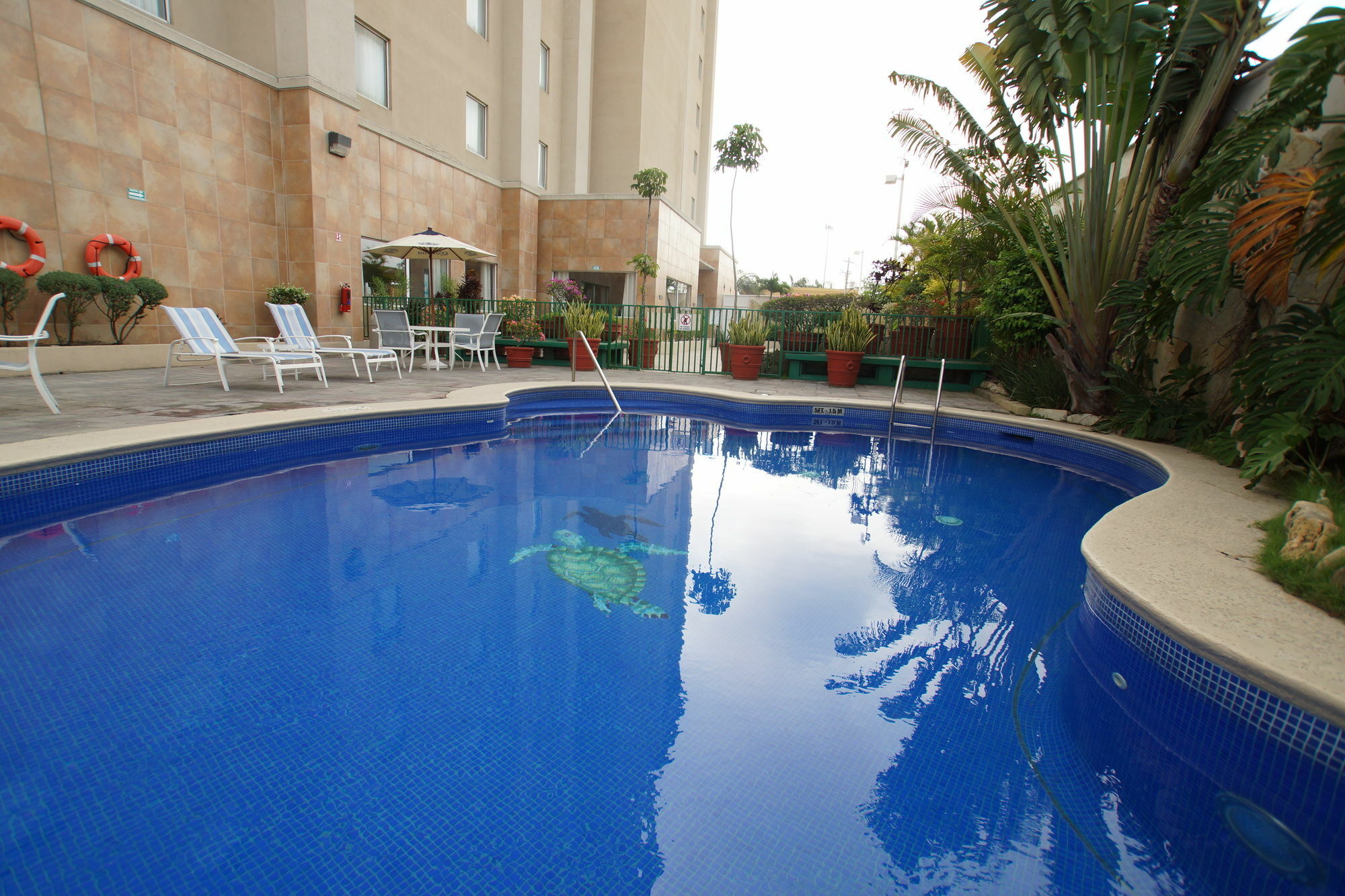 Hampton Inn Tampico Airport Exteriör bild